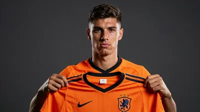 Wolverhampton Wanderers have sold Dutch defender Ki-Jana Hoever to Sparta Prague on a permanent transfer, ending his...
