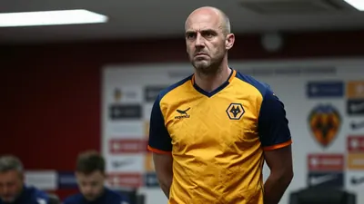 Wolverhampton Wanderers are eyeing a late loan move for 23-year-old Dutch goalkeeper Kayne van Oevelen as the summer...